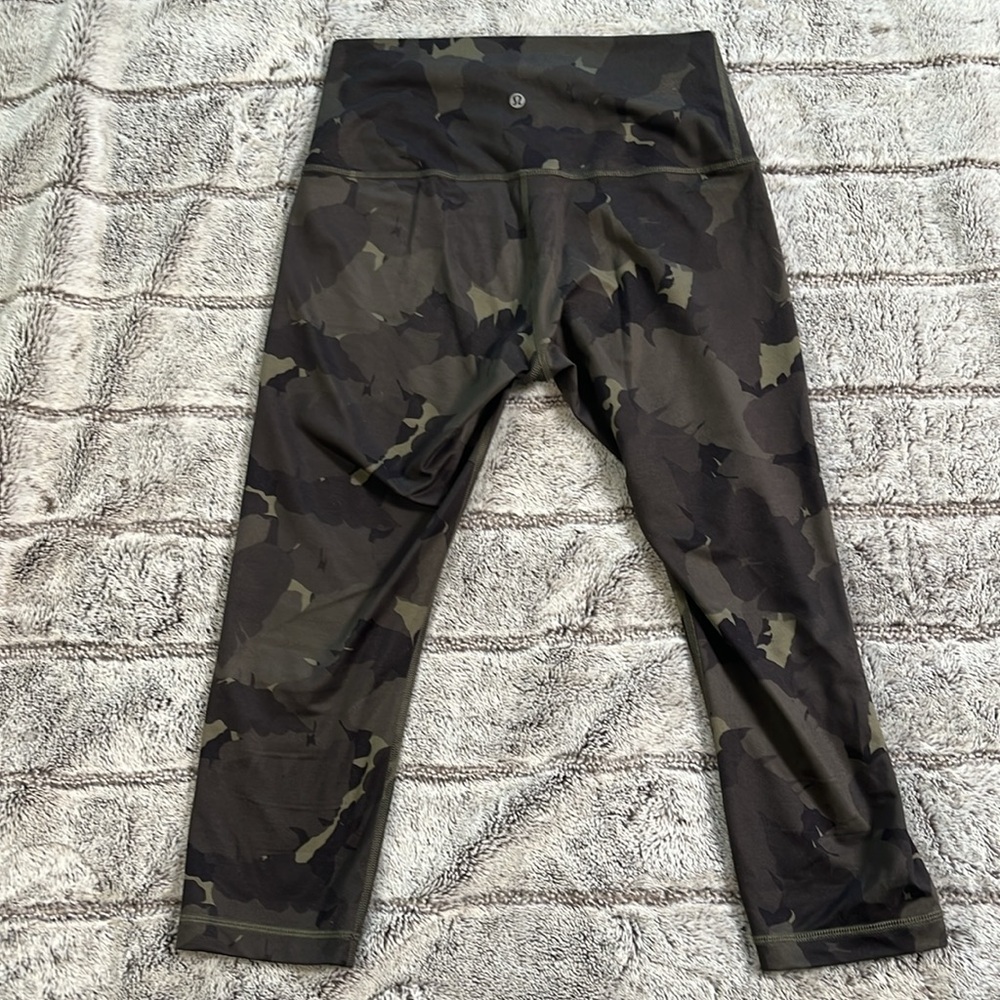 Lululemon Cropped Camo High Waisted Leggings - Picture 2 of 3